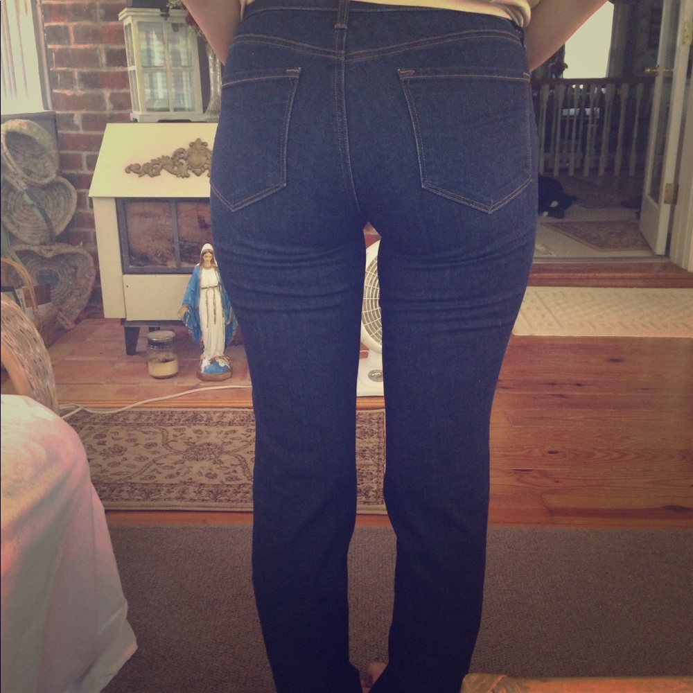 J Brand Jen’s the curvy fit cigarette leg.